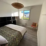 Appartement T2 Avec Parking, Loggia, Vue Puy De Dome