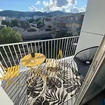 Appartement T2 Avec Parking, Loggia, Vue Puy De Dome