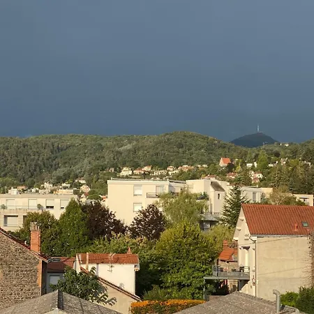 T2 Avec Parking, Loggia, Vue Puy De Dome Apartamento