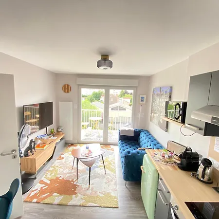 T2 Avec Parking, Loggia, Vue Puy De Dome Appartement