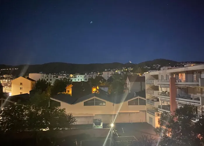 T2 Avec Parking, Loggia, Vue Puy De Dome شقة