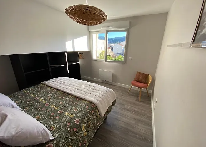 شقة T2 Avec Parking, Loggia, Vue Puy De Dome